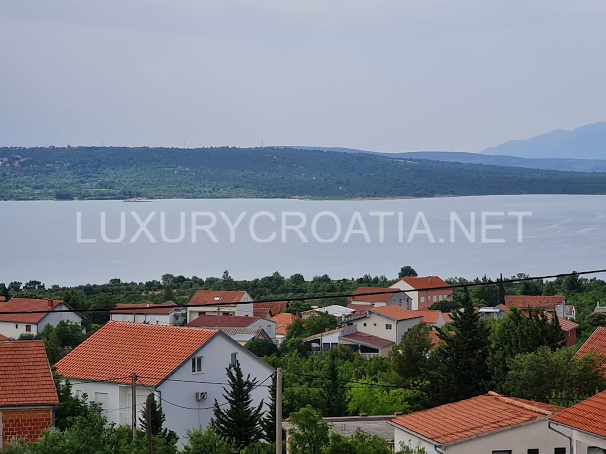 Casa NOVIGRAD, 350.000 €