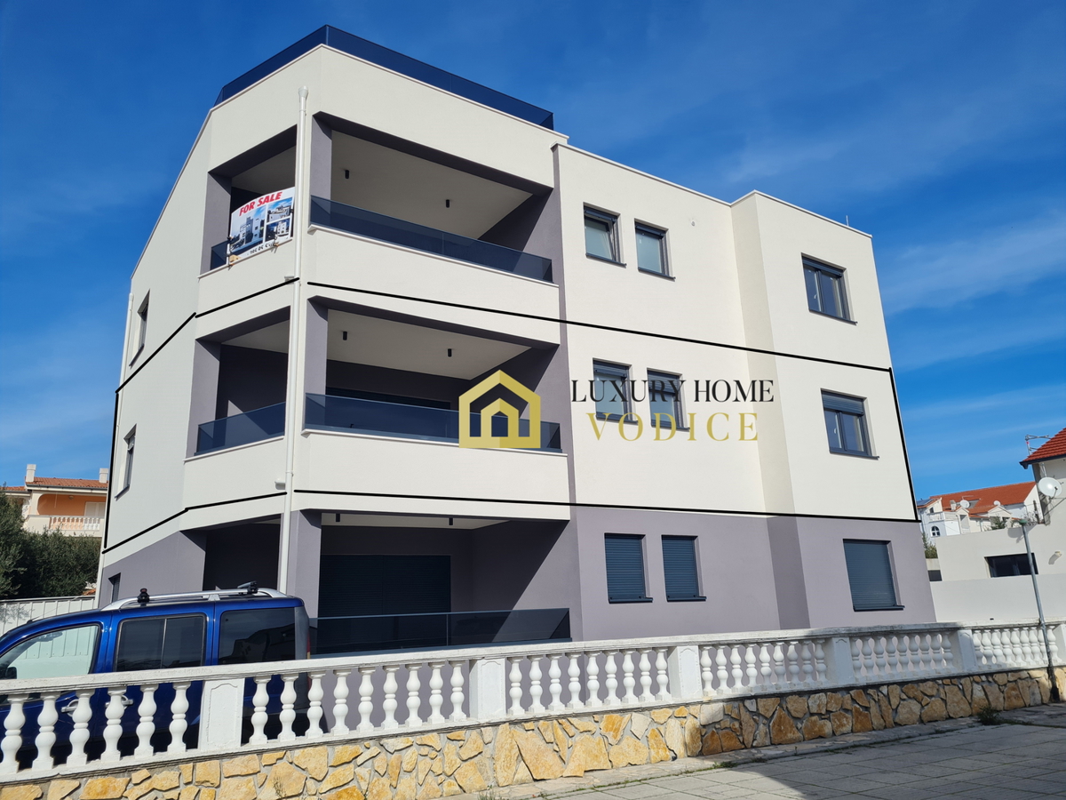 S2- Novogradnja- trosobni stan 450 m od mora