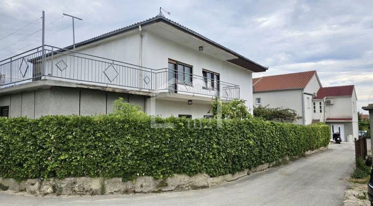 Дом KAŠTELA, 4.000 €