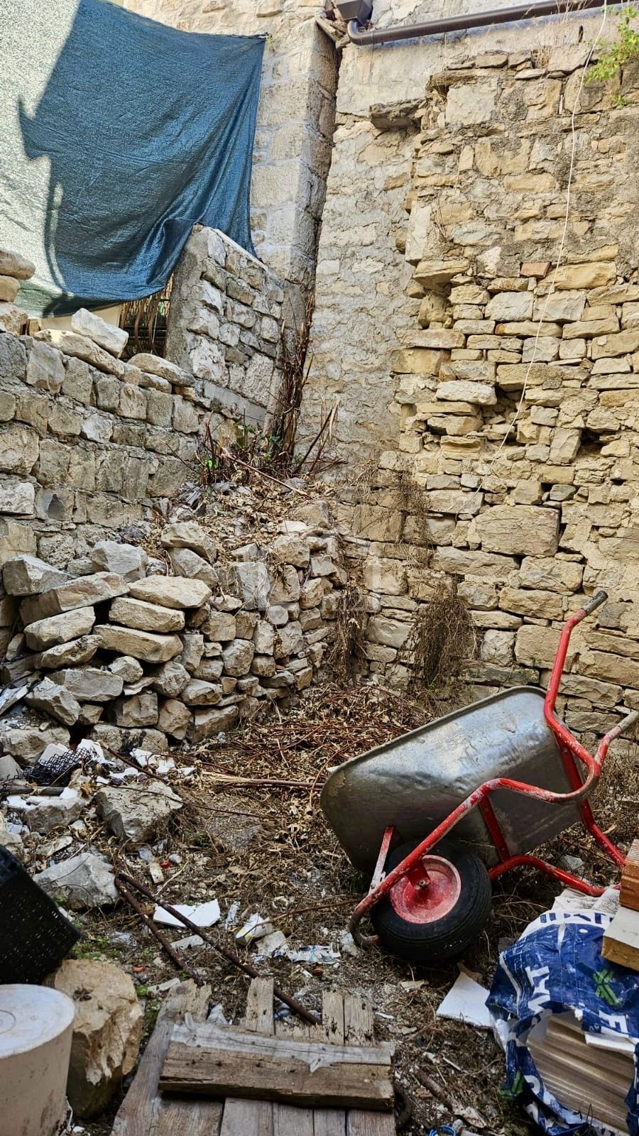 KAŠTEL SUĆURAC
