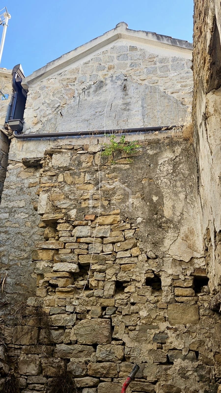 KAŠTEL SUĆURAC
