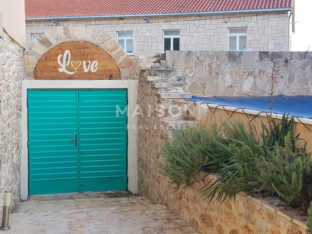 Дом STARI GRAD, 410.000 €