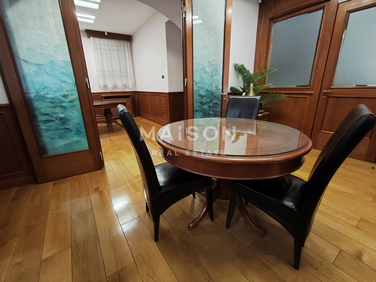 Locale commerciale RIJEKA, 380 €