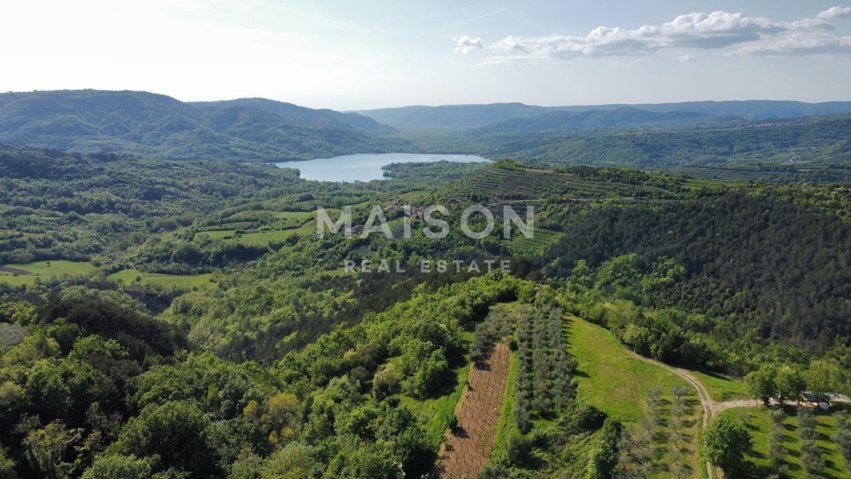 Участок CEROVLJE, 78.000 €