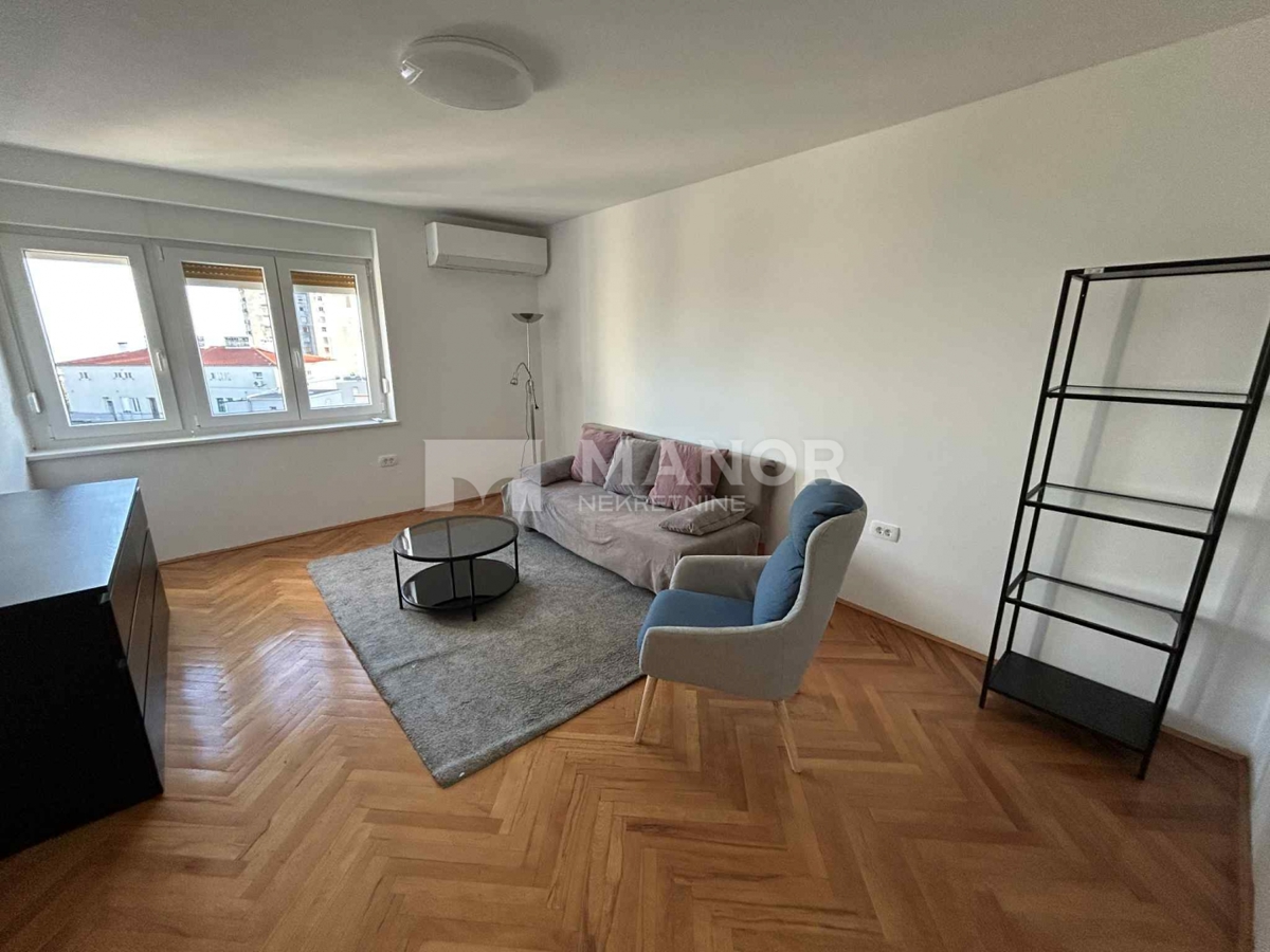 Appartamento RIJEKA, 700 €