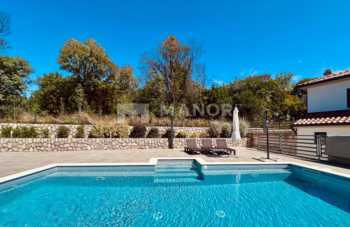 Appartamento KOSTRENA, 1.900 €