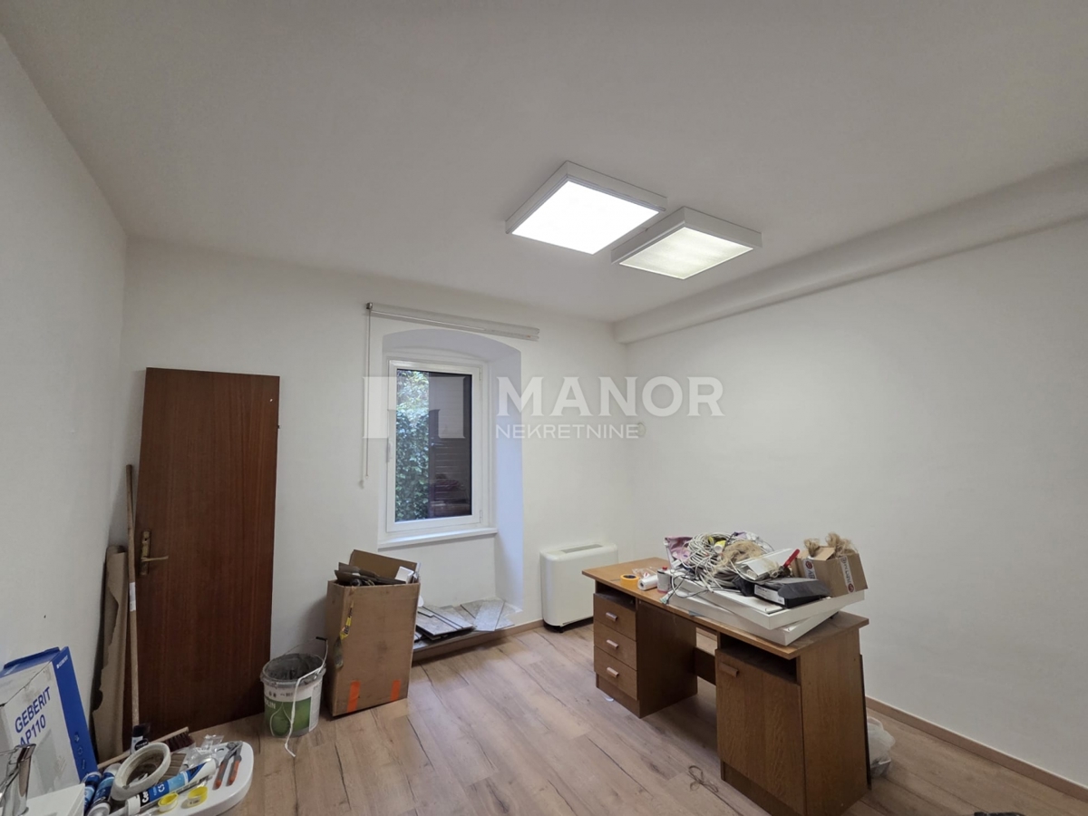 Locale commerciale RIJEKA, 380 €