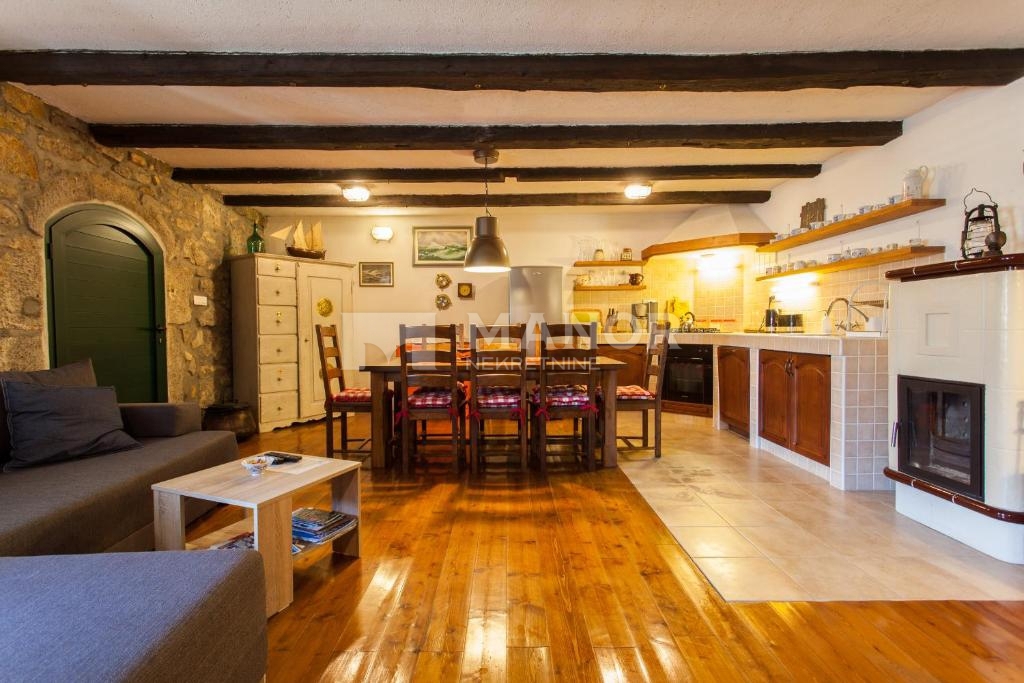 Дом MATULJI, 310.000 €