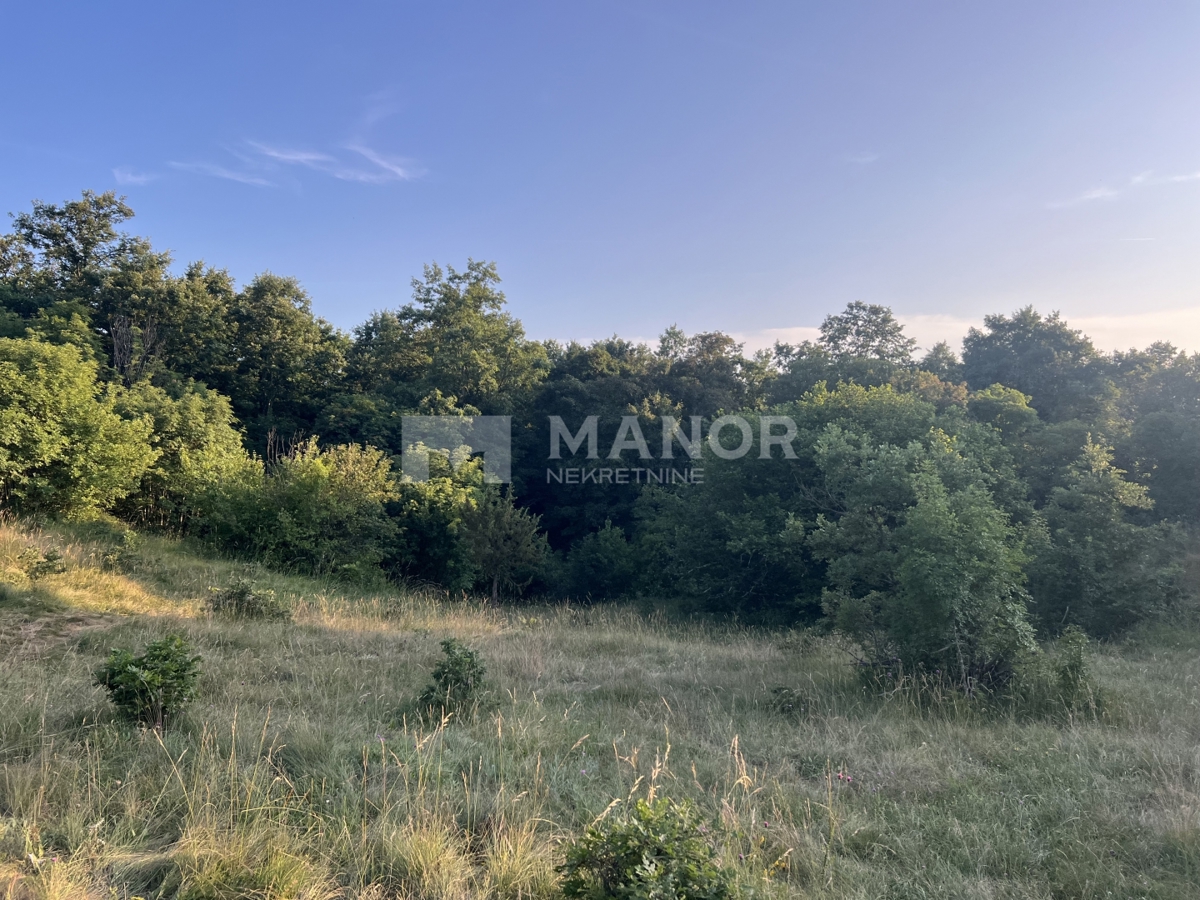 Terreno KASTAV, 400.000 €