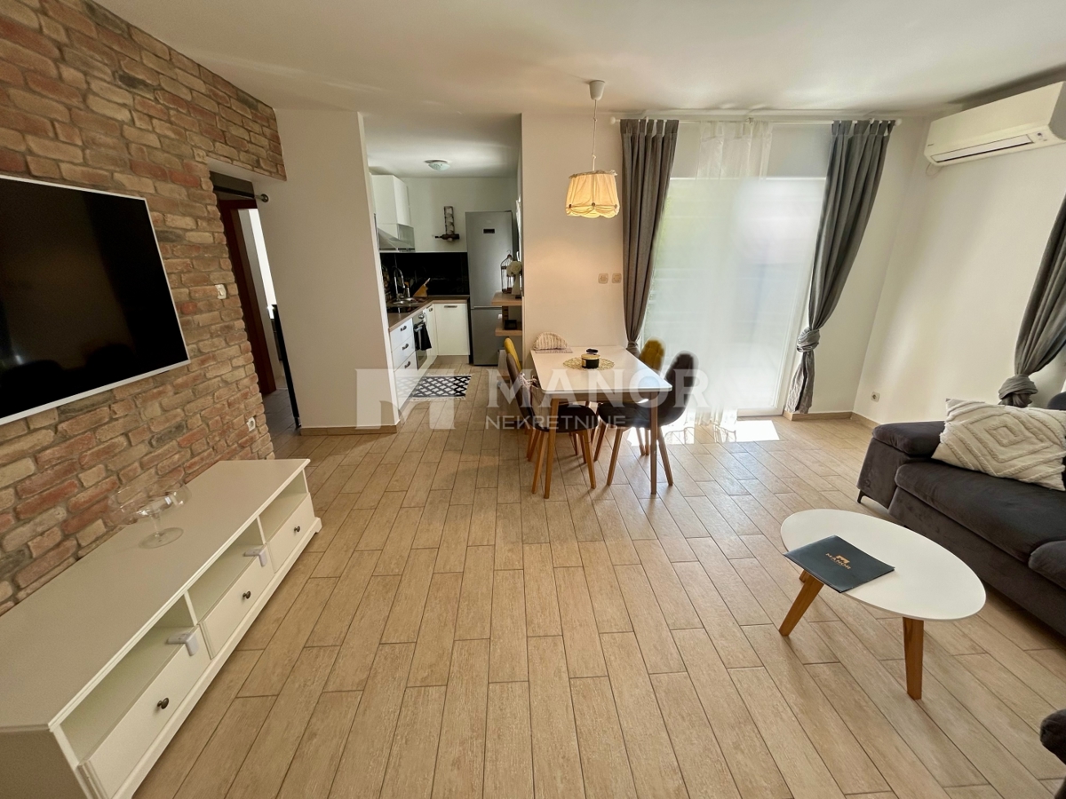 Appartamento VIŠKOVO, 650 €