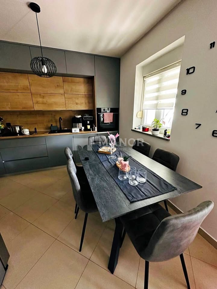 Appartamento VIŠKOVO, 240.000 €