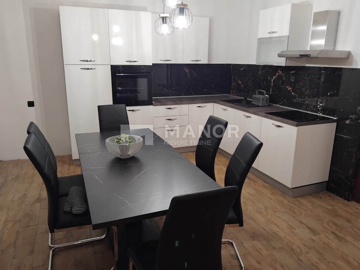 Appartamento KOSTRENA, 1.500 €