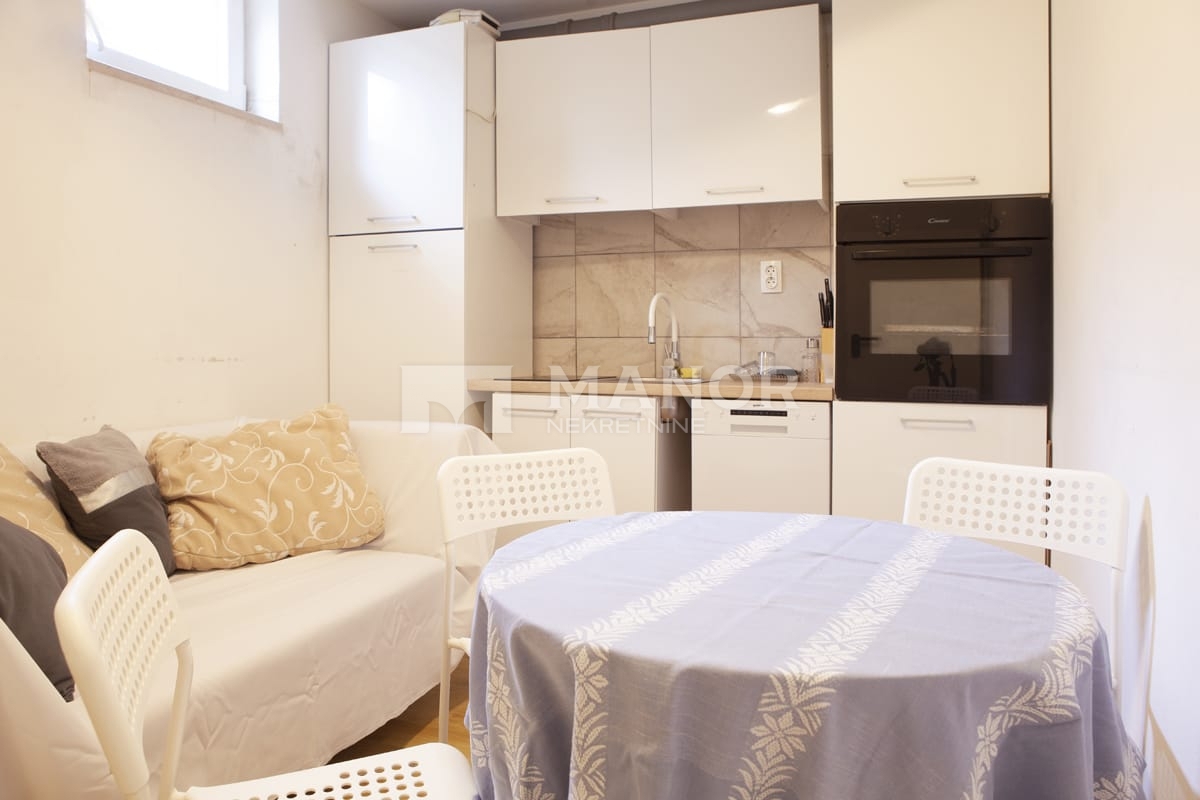 Appartamento RIJEKA, 700 €