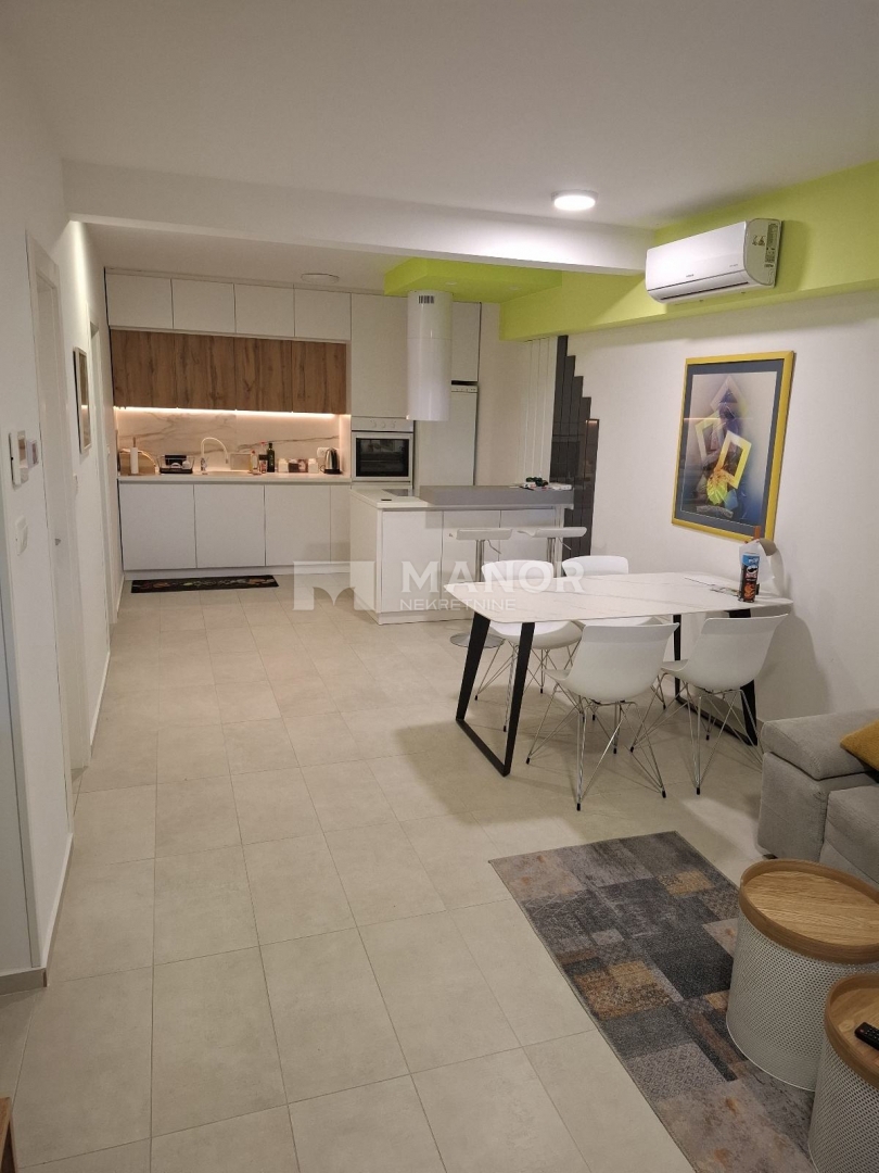 Appartamento RIJEKA, 700 €