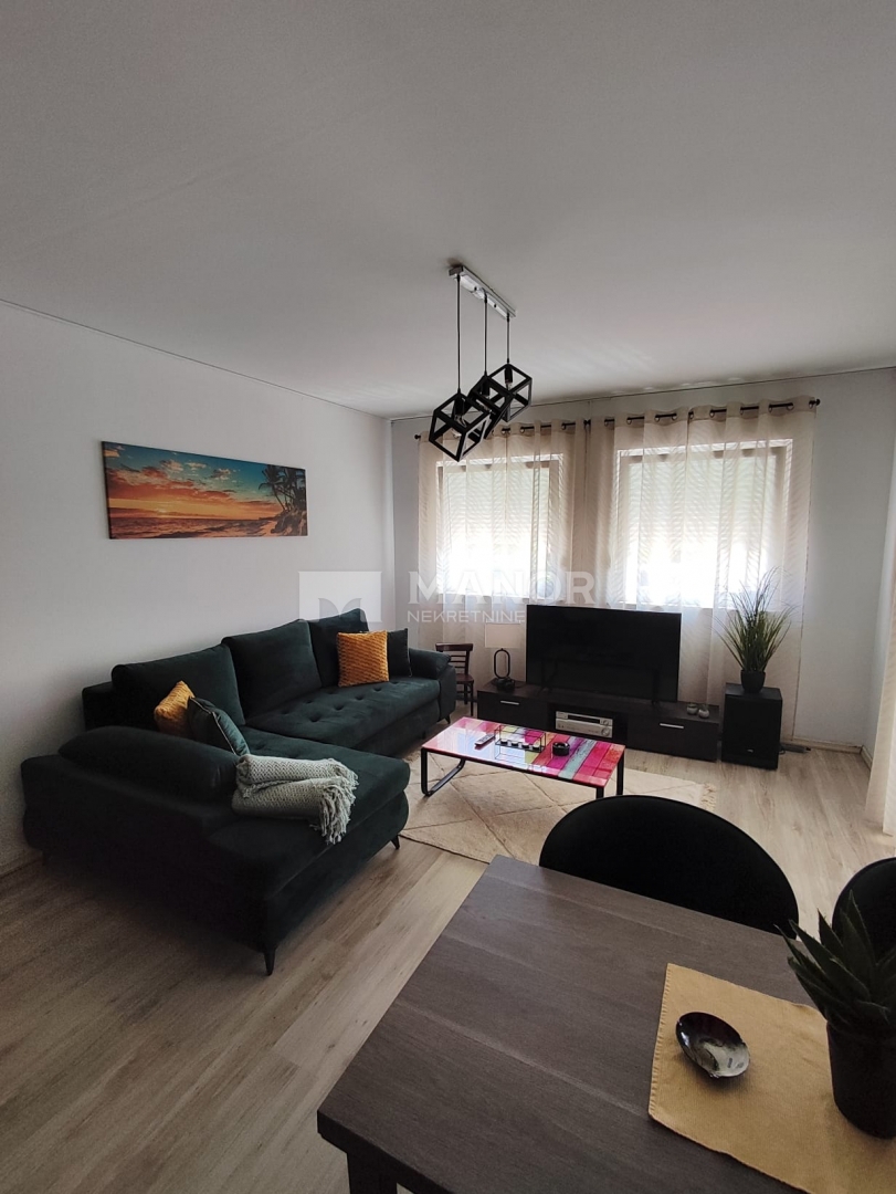 Appartamento VIŠKOVO, 700 €