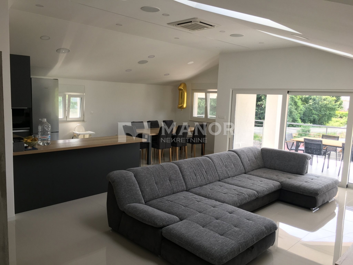 Appartamento KASTAV, 1.200 €