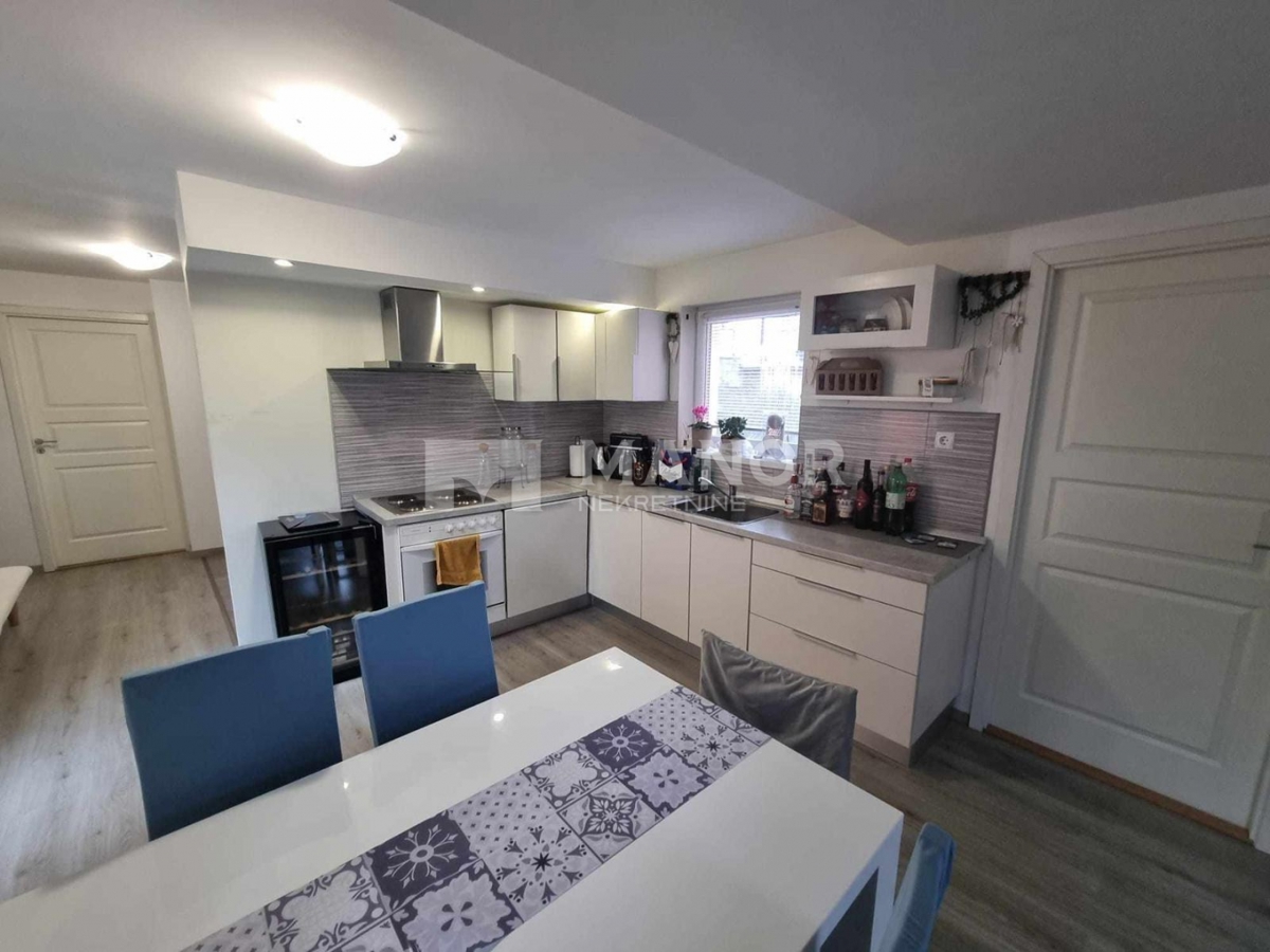 Appartamento KASTAV, 1.100 €