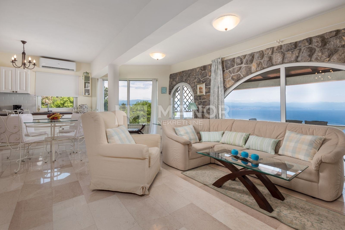 Appartamento LOVRAN, 399.000 €