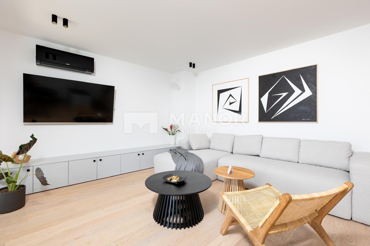 Appartamento KOSTRENA, 2.000 €