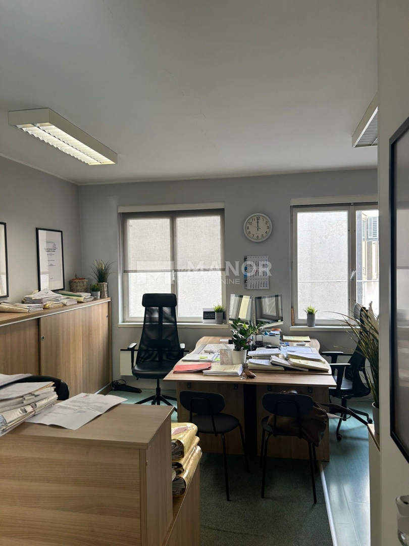 Locale commerciale RIJEKA, 900 €