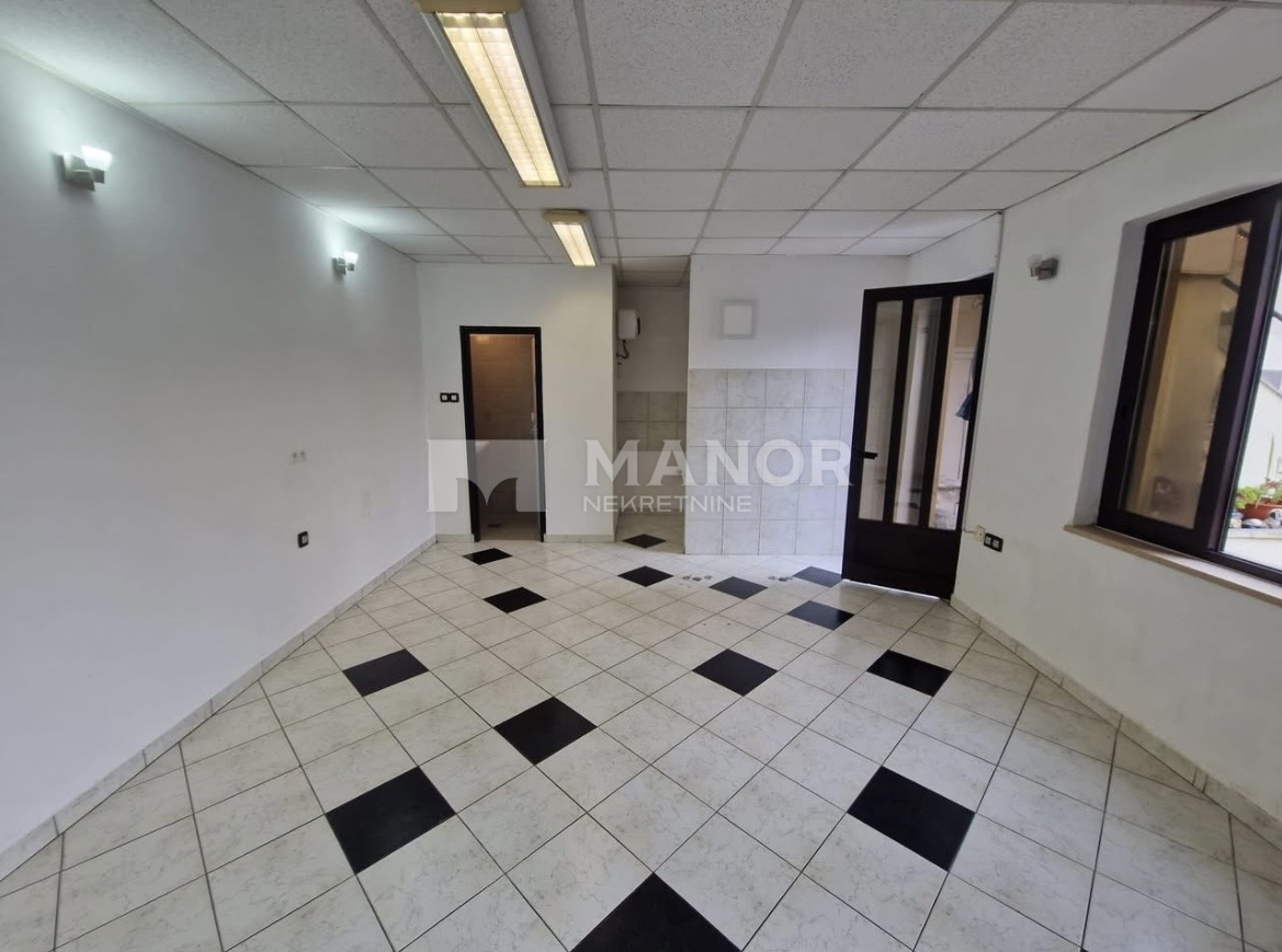 Locale commerciale RIJEKA, 600 €