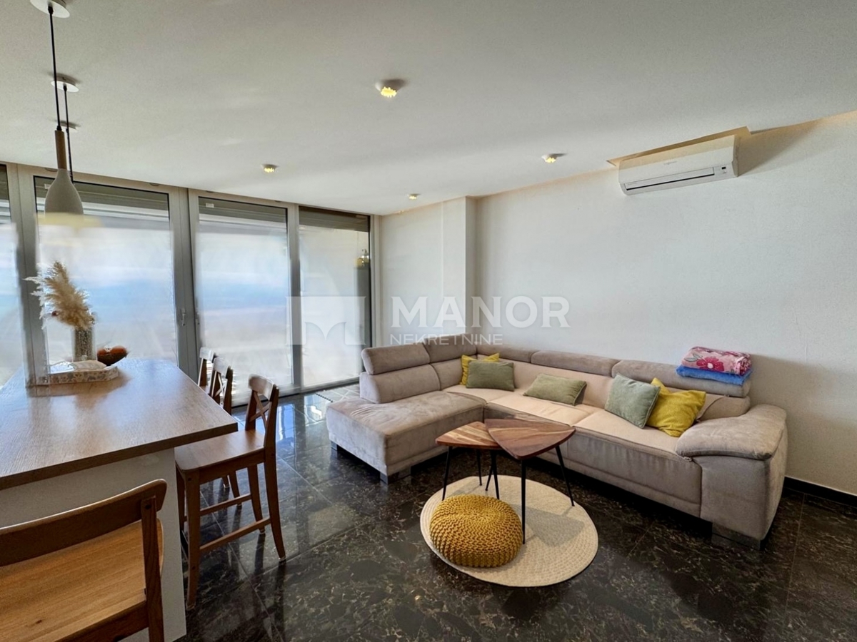 Appartamento KOSTRENA, 450.000 €