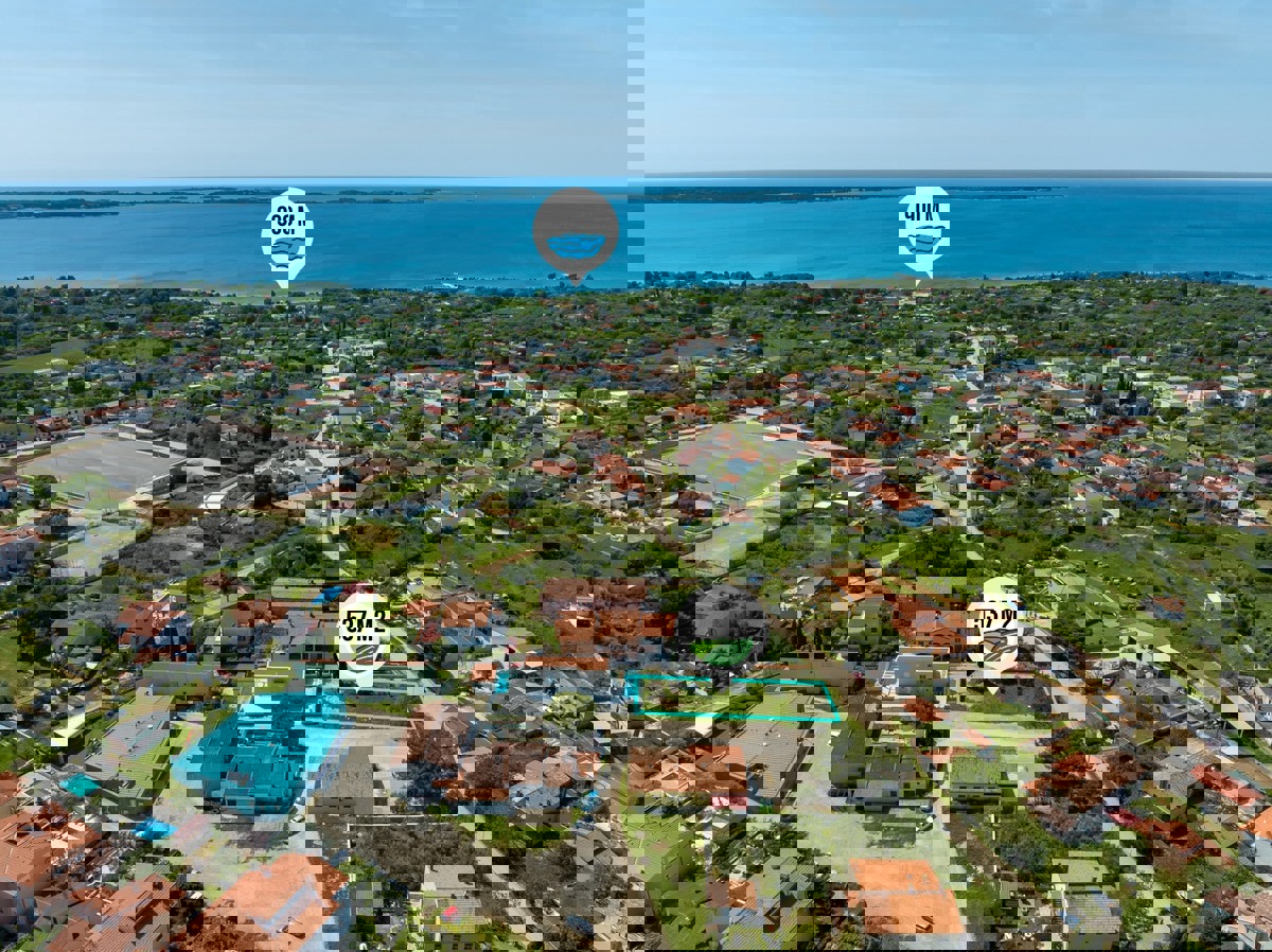 Участок LIŽNJAN, 220.000 €