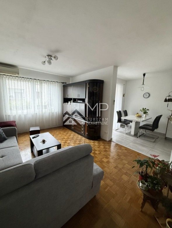Prostran i svijetao dvosoban stan u Šijani, Pula – 66 m²