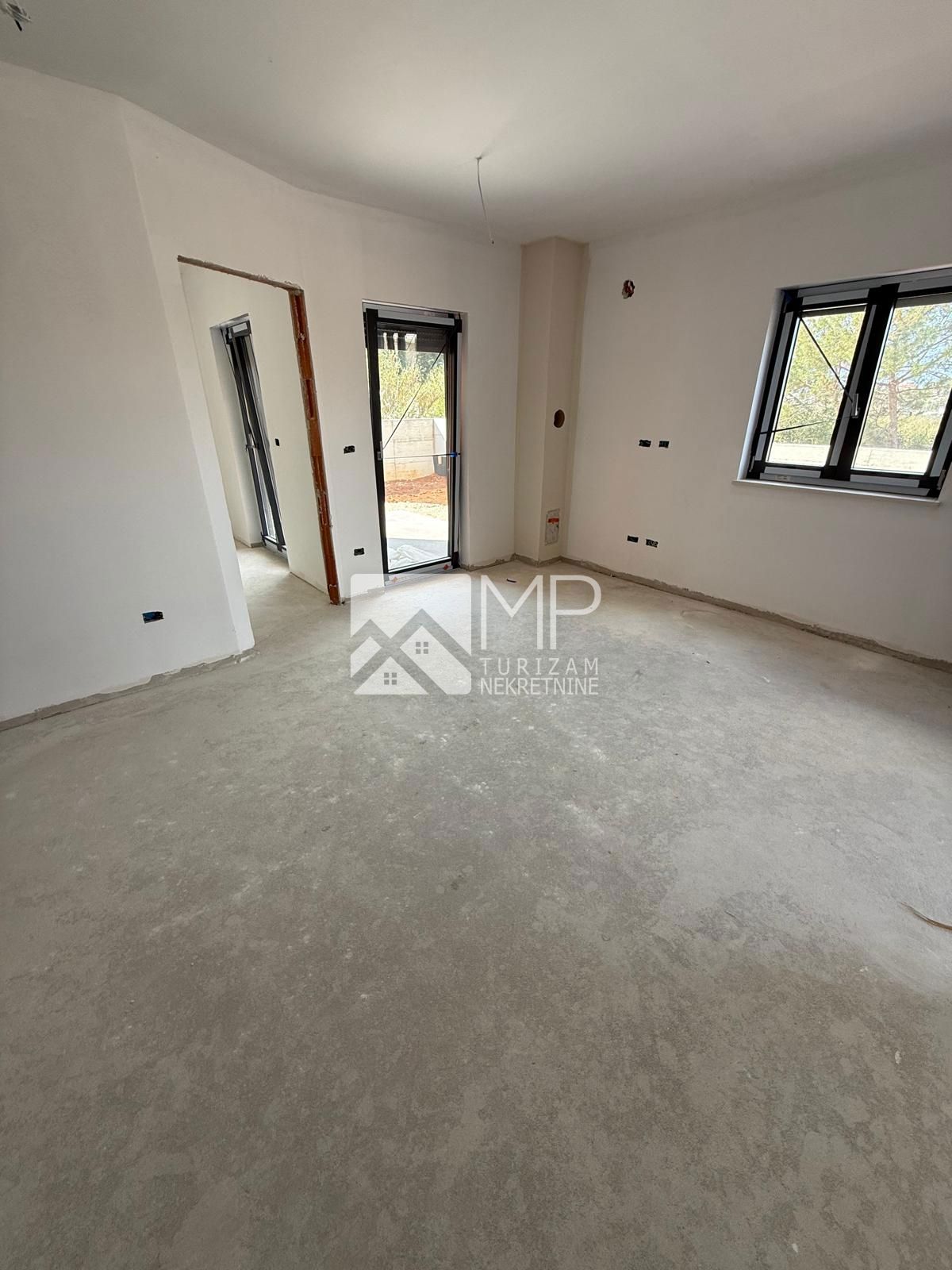 Pula, Valmade 1, NEW BUILDING, one-bedroom apartment on the ground floor + part of the yard