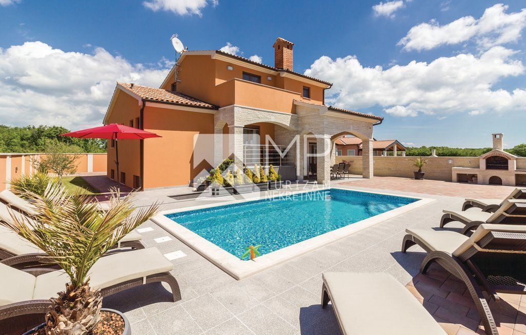 Дом LIŽNJAN, 650.000 €