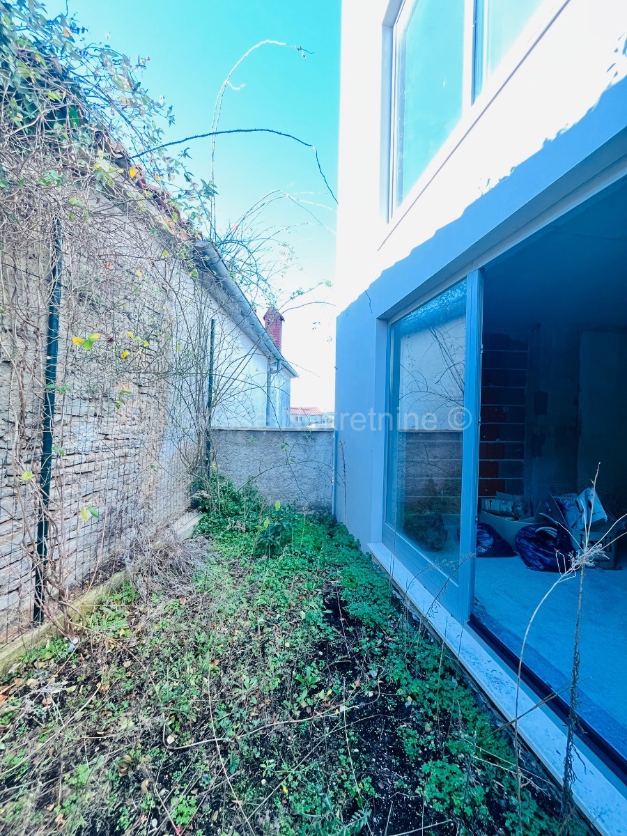 Дом VODNJAN, 250.000 €