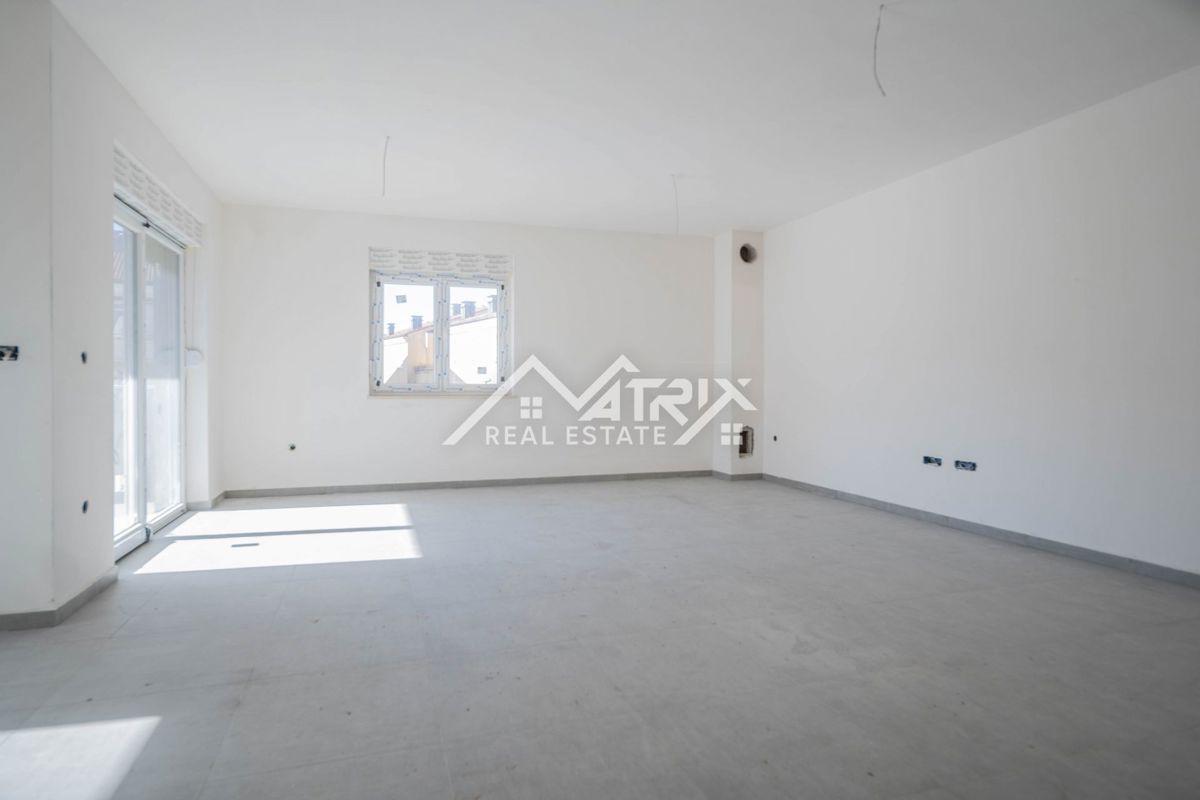 Pula, 3-sobno 90 m² z 2 balkonoma + 2 garažni mesti – 2