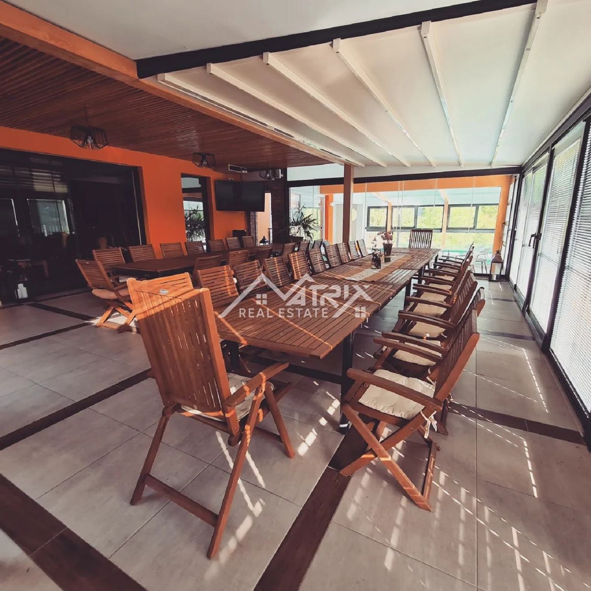 Ekskluzivna vila 558 m² s bazenom i 7.270 m² okućnice – 2