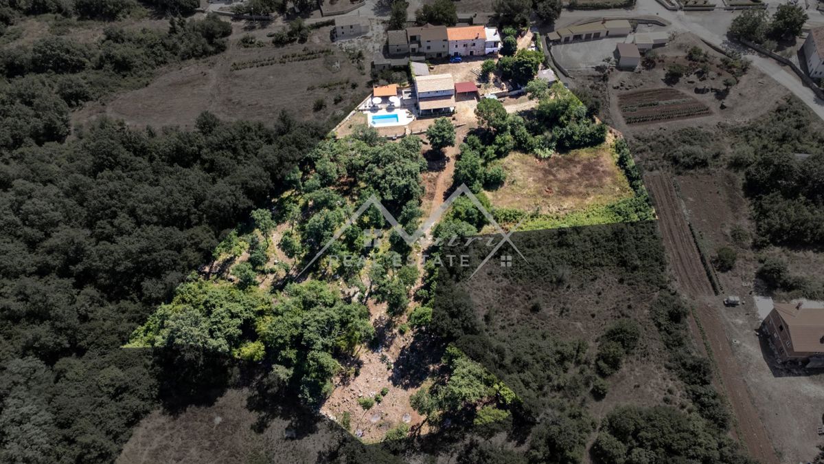 STRANIĆI KOD LOVREČA
