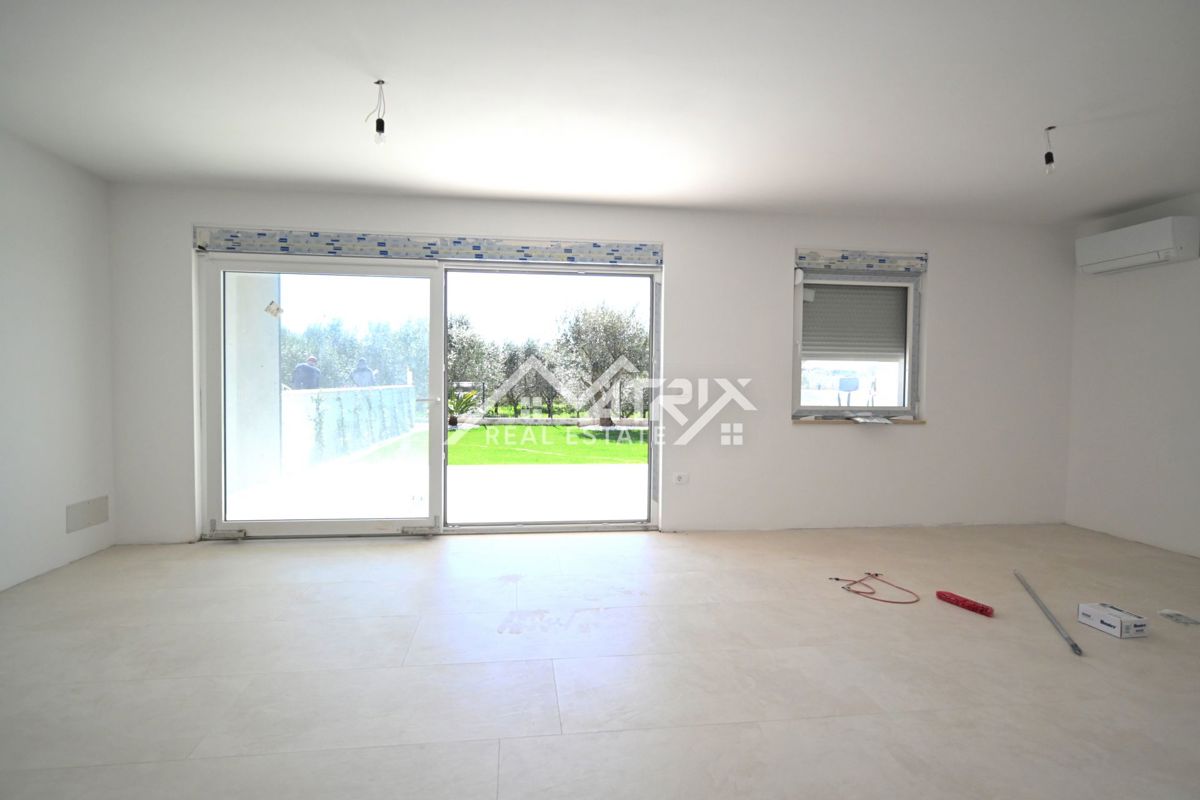 Novigrad, neue moderne Wohnung mit Garten – 2