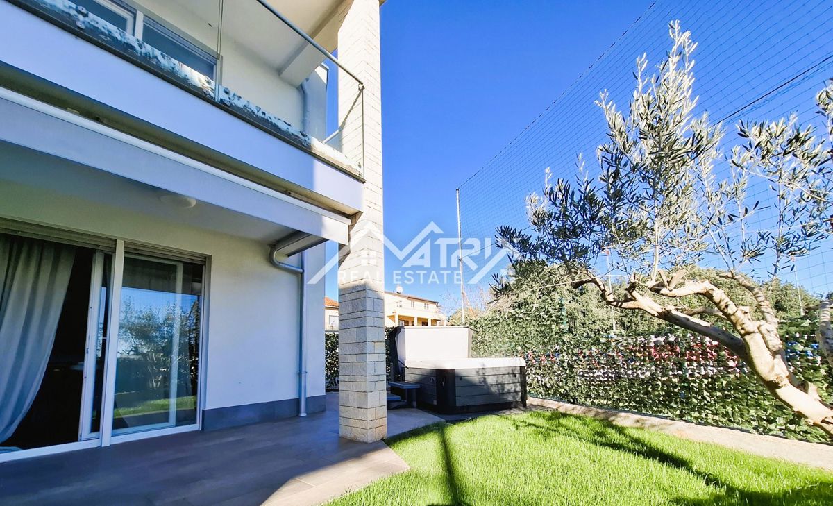 Appartamento NOVIGRAD, 375.000 €