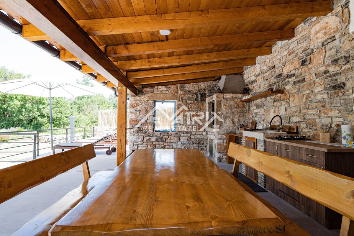 STRANIĆI KOD LOVREČA