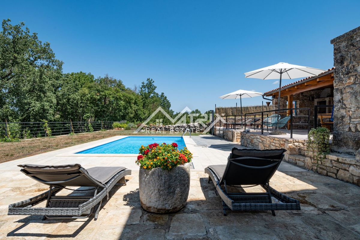 STRANIĆI KOD LOVREČA