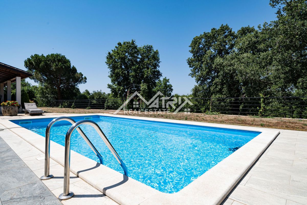 STRANIĆI KOD LOVREČA