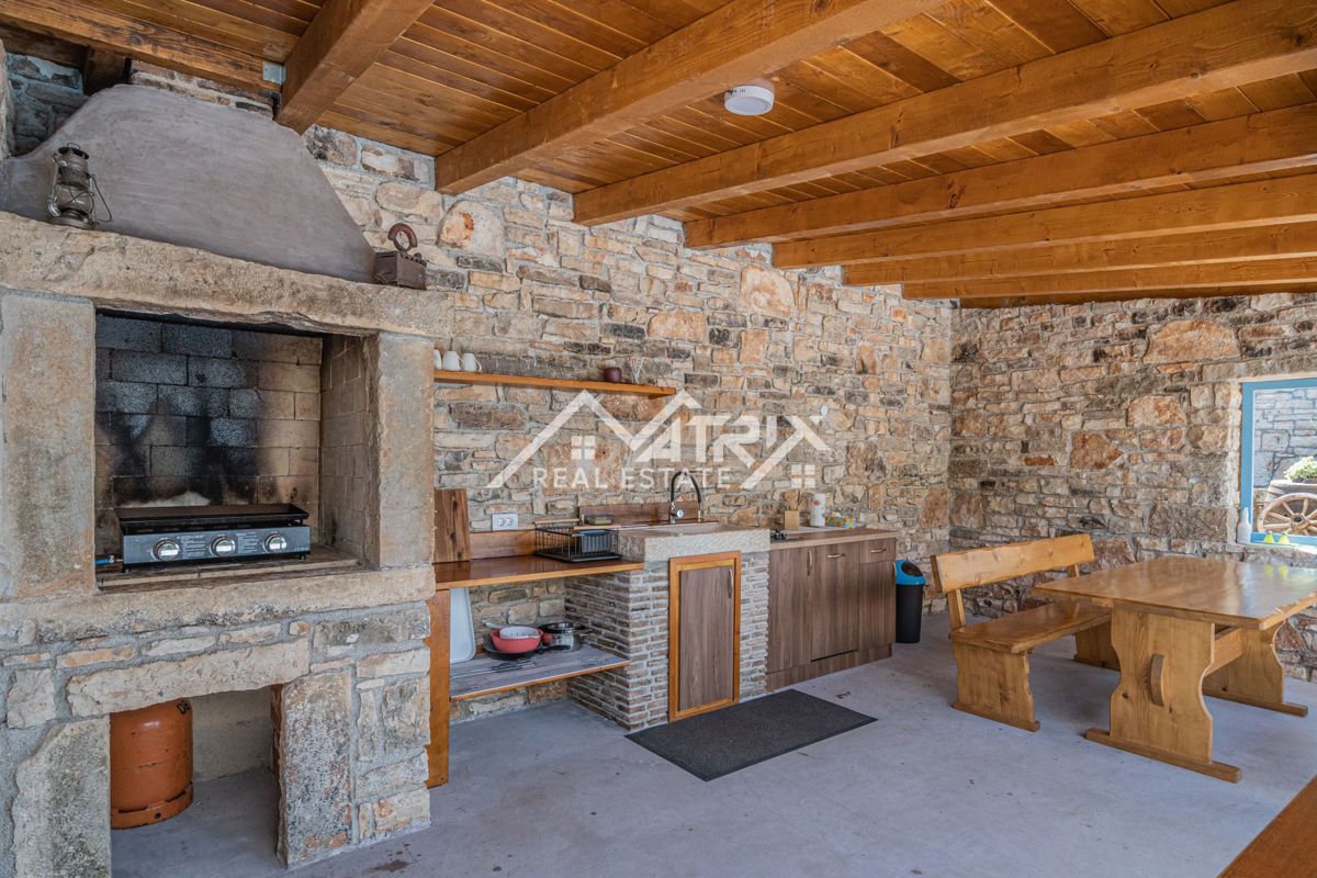 STRANIĆI KOD LOVREČA