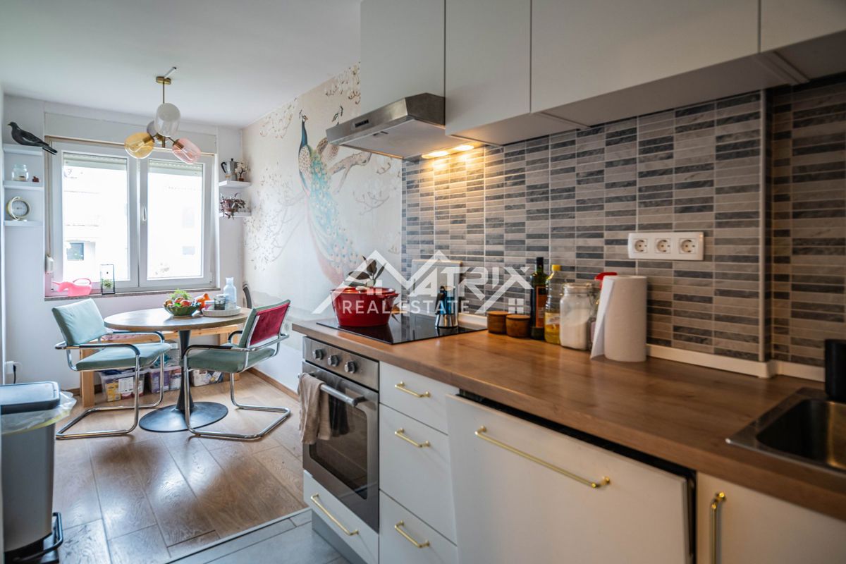 Pula, renovated 2-bed apartment, parking, Arena 350 m