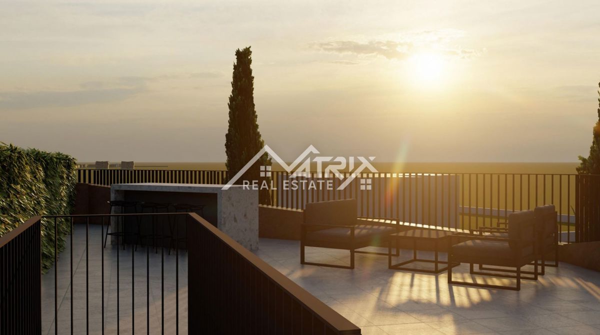 Poreč okolica, stan s 2 sobe, lođom i krovnom terasom – 3