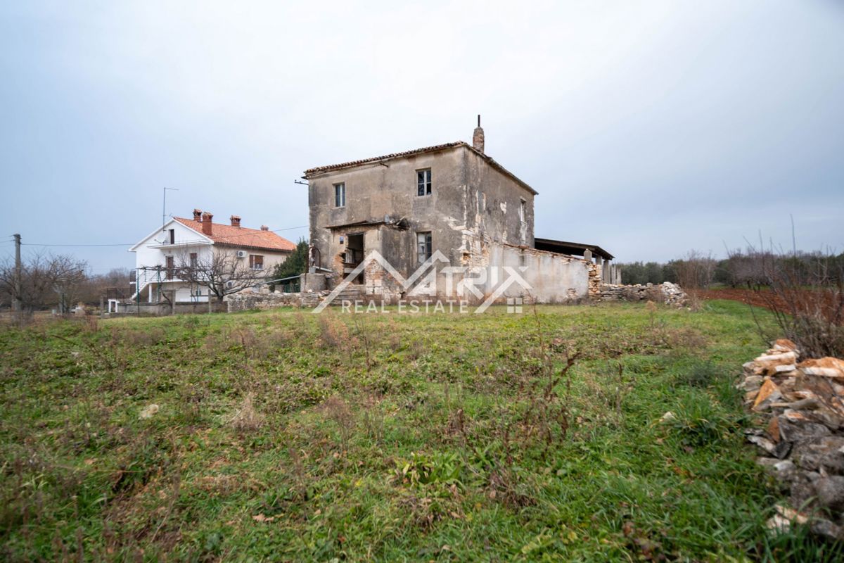 Pulj okolica, kamnita hiša za prenovo na mirni lokaciji – 3