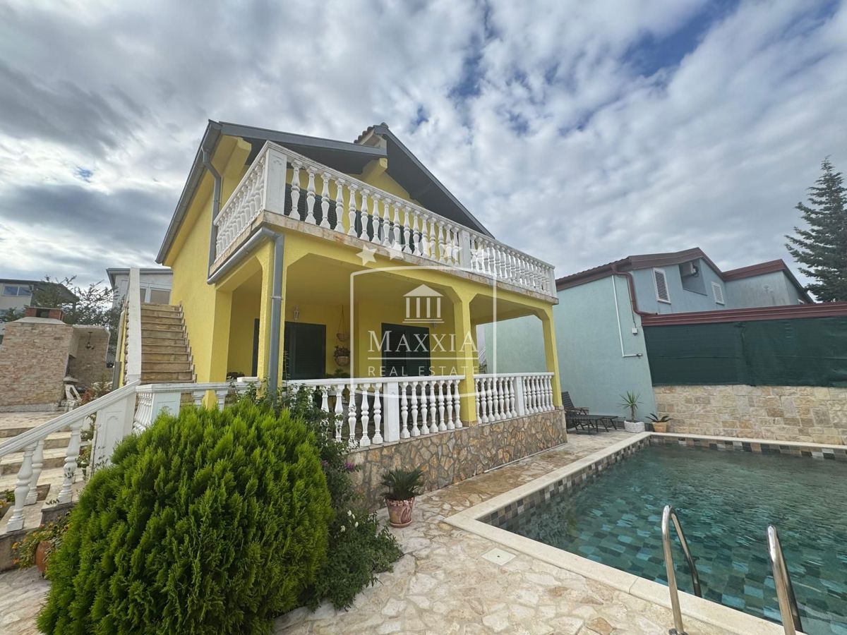 Дом OBROVAC, 380.000 €