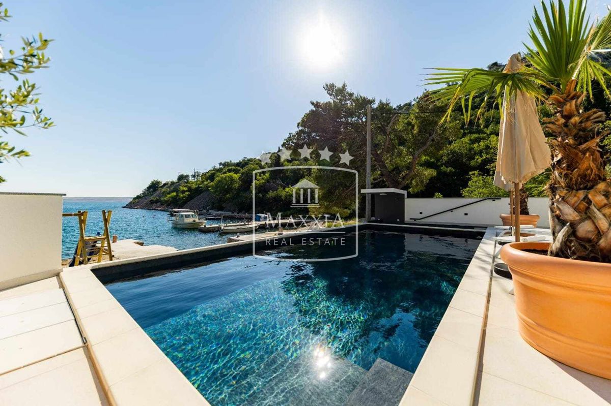 Дом STARIGRAD, 1.700.000 €