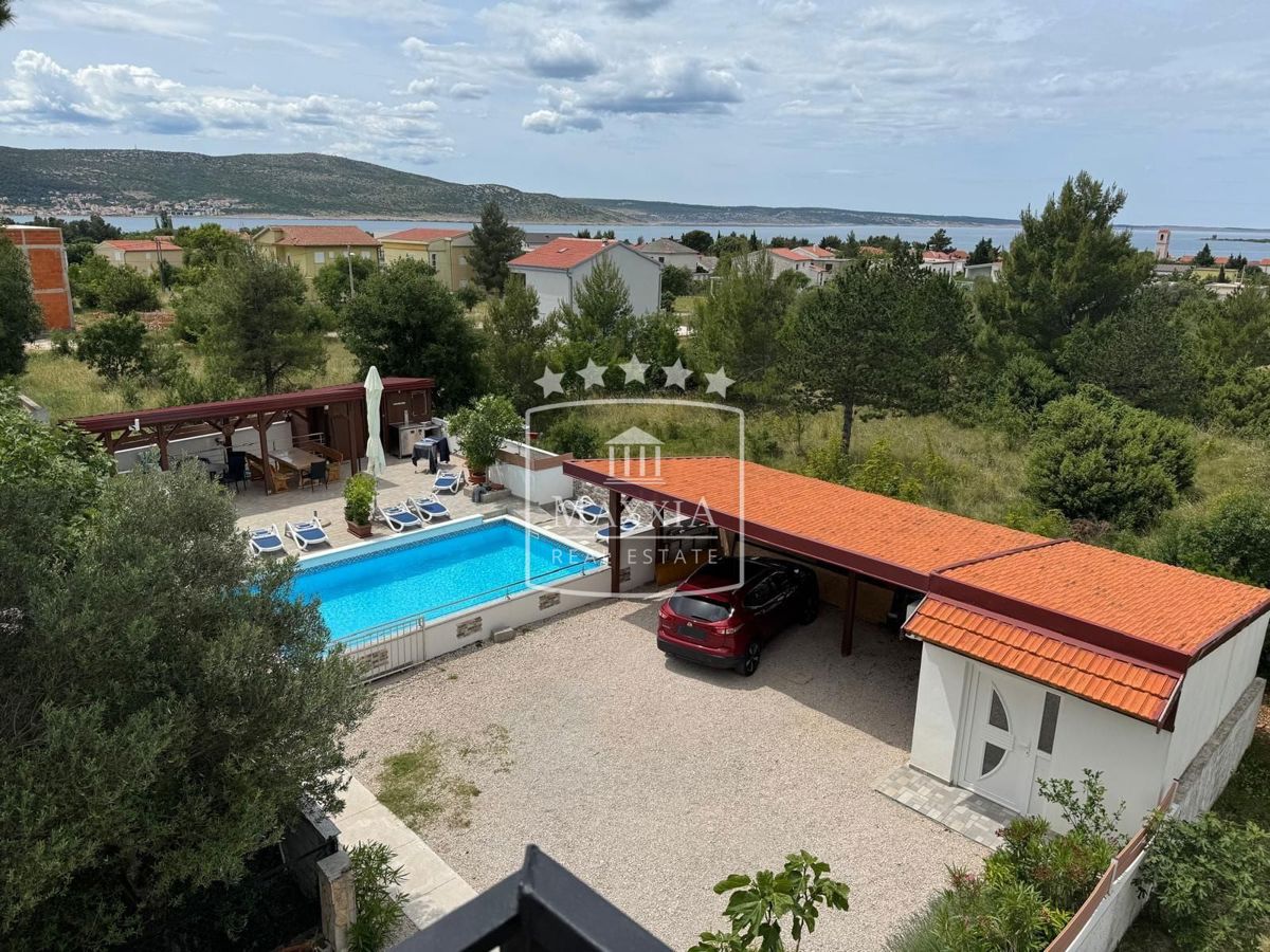 Casa STARIGRAD, 699.000 €