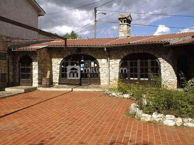Istra, okolica Pule, kuća-stancija od 726.57m2 smještajnog prostora – 2