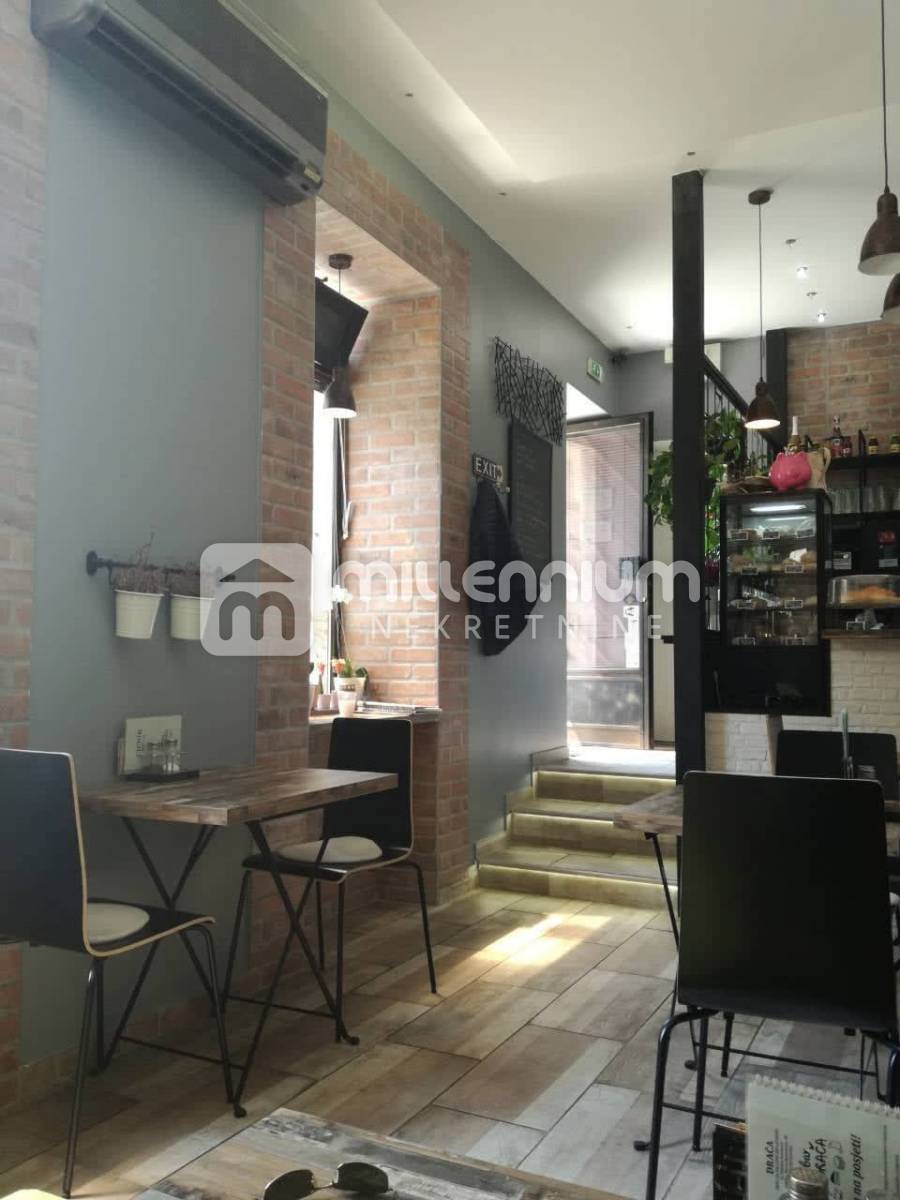 Rijeka, Banderovo, novouređen caffe bar – 2