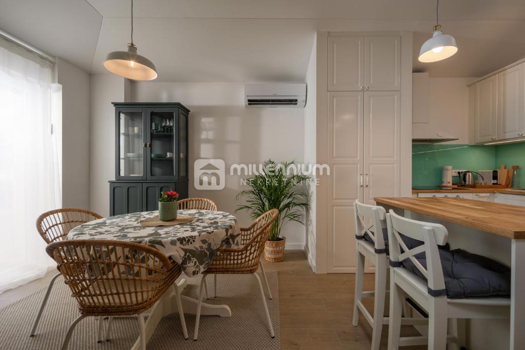 Opatija, 57m2, 1s+db, vrhunski stan, namješten, terasa – 3
