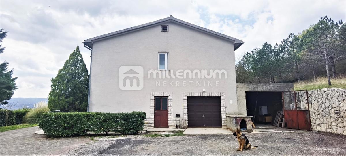 Istra, Kršan, samostojeća kuća s 2 stana i velikom okućnicom – 2